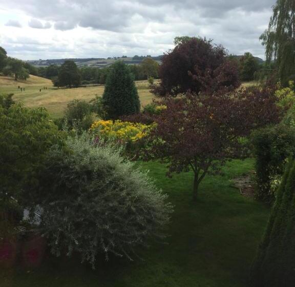 The Hollow Bed And Breakfast