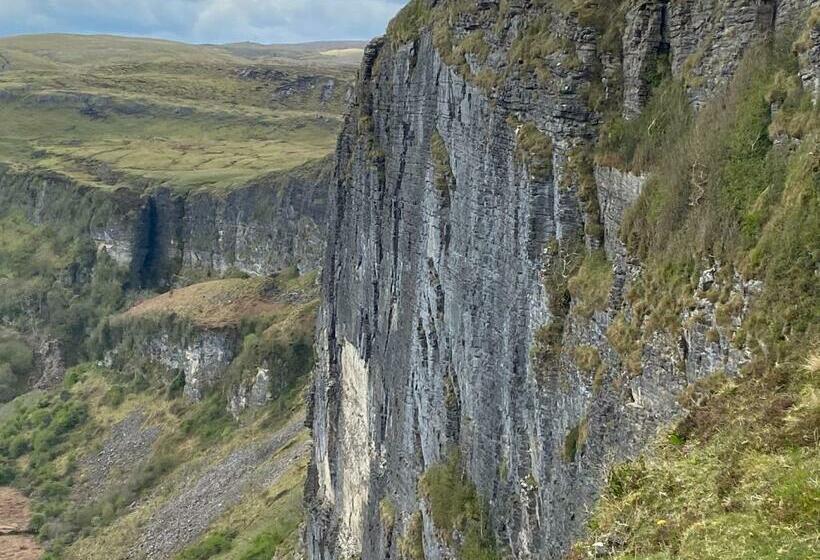 호스텔 Five Glens Inn