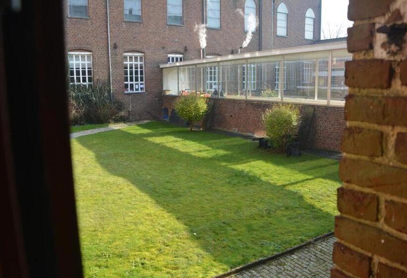 Общежитие Kloosterstraat40