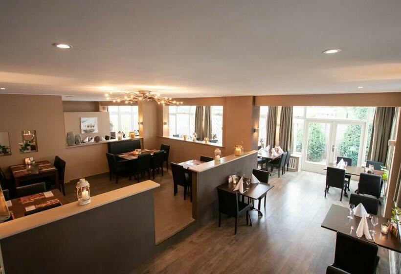 住宿加早餐  De Vier Linden