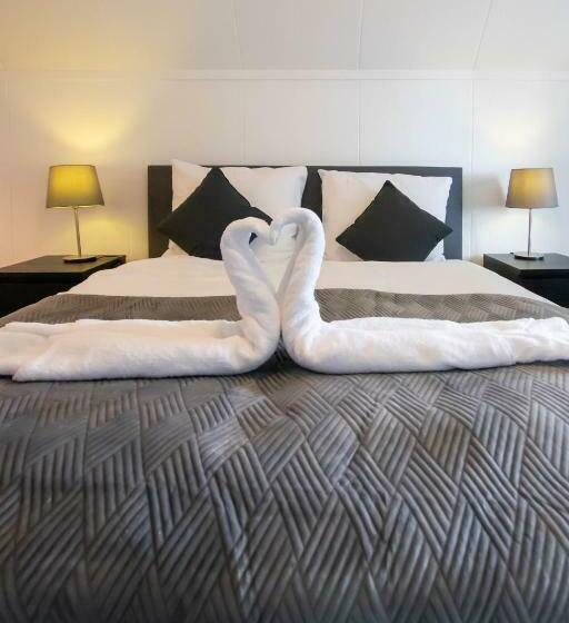 住宿加早餐  De Vier Linden