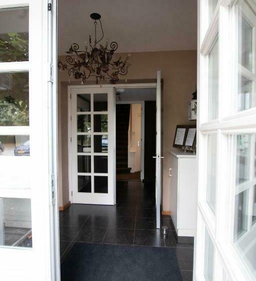 住宿加早餐  De Vier Linden