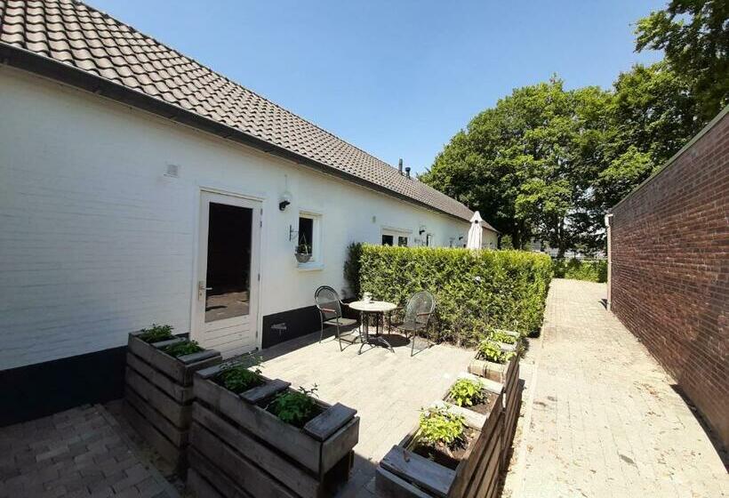 住宿加早餐  De Vier Linden