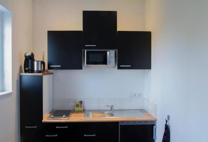 住宿加早餐  De Vier Linden