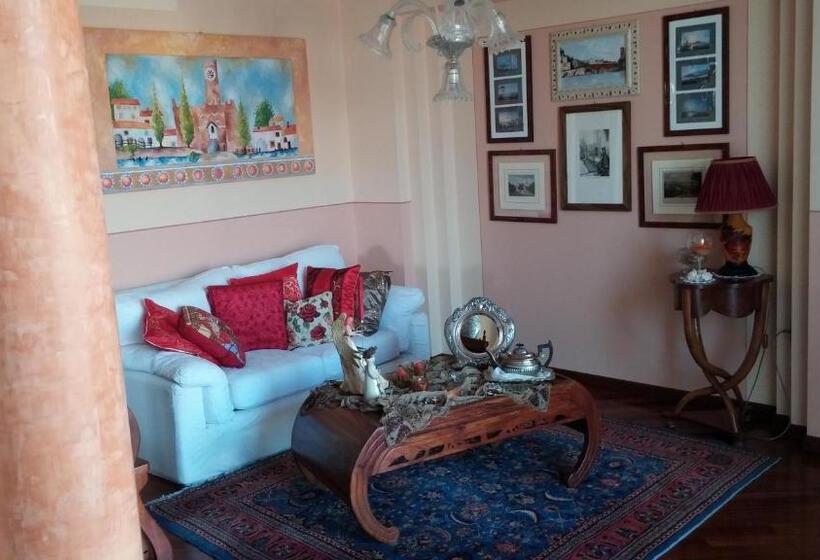 مبيت وإفطار Lovely Casa Paola Villlafranca Centro Zimmer Rooms