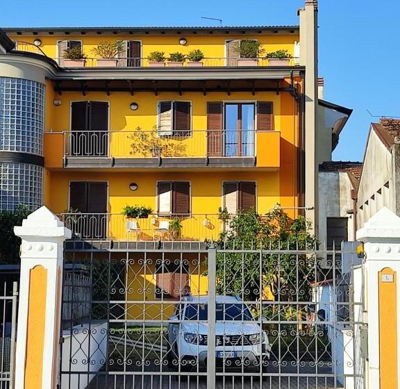 مبيت وإفطار Lovely Casa Paola Villlafranca Centro Zimmer Rooms