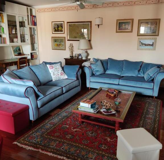 مبيت وإفطار Lovely Casa Paola Villlafranca Centro Zimmer Rooms