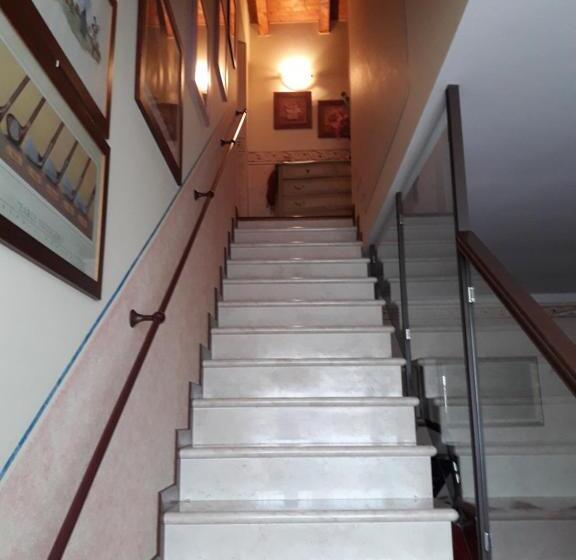 مبيت وإفطار Lovely Casa Paola Villlafranca Centro Zimmer Rooms