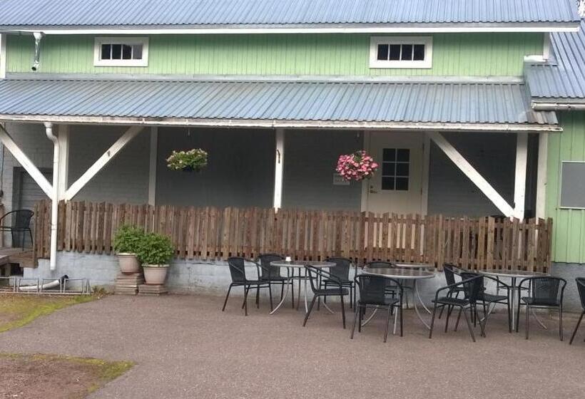 צימר Nalles Gästhem