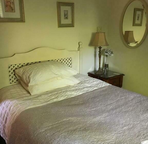 민박 Old Mills Garden