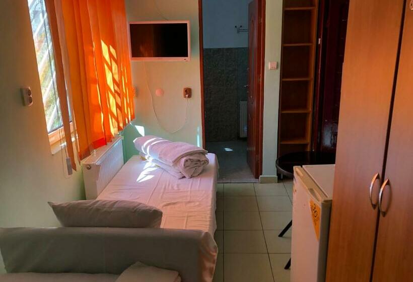 בית מלון כפרי Continental