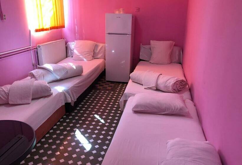 בית מלון כפרי Continental