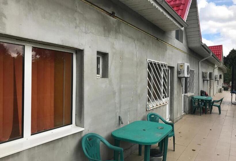 בית מלון כפרי Continental