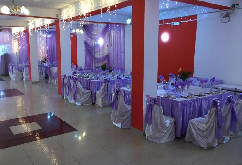 בית מלון כפרי Continental