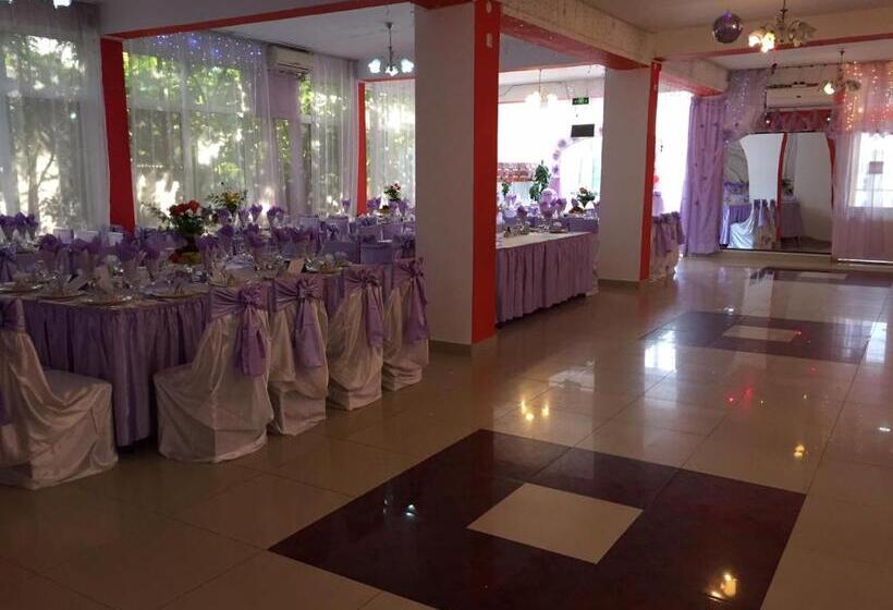 בית מלון כפרי Continental