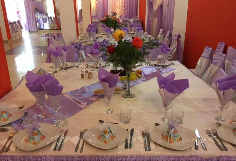 בית מלון כפרי Continental