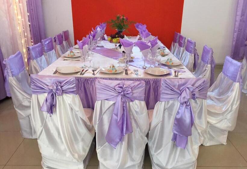 בית מלון כפרי Continental