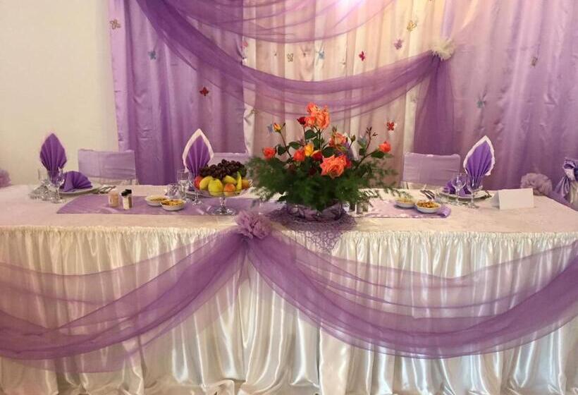 בית מלון כפרי Continental