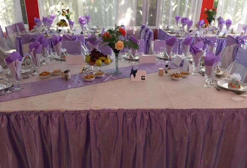 בית מלון כפרי Continental