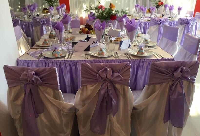 בית מלון כפרי Continental