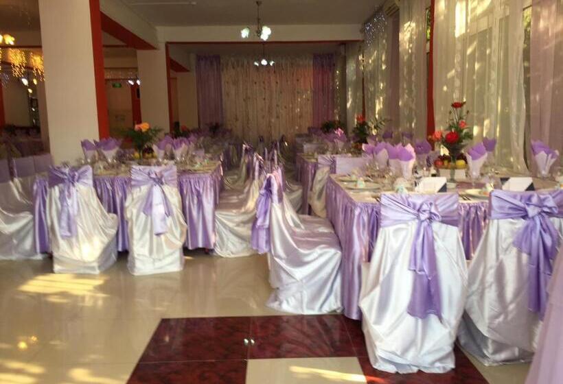 בית מלון כפרי Continental