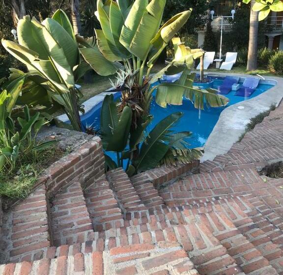 Отель El Mirador Y Jardin