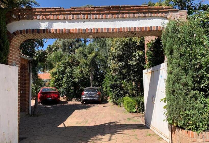 Отель El Mirador Y Jardin