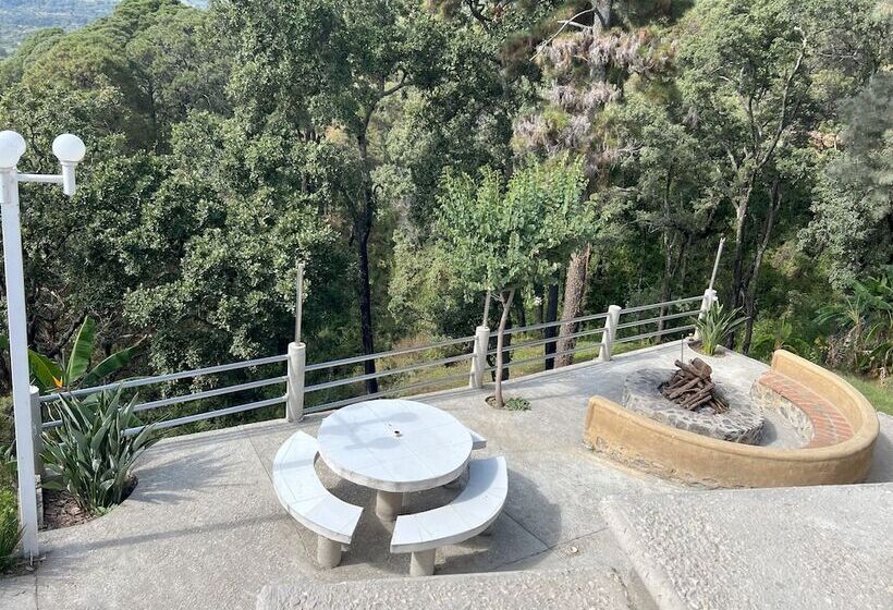 Отель El Mirador Y Jardin