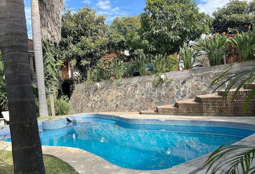 Отель El Mirador Y Jardin