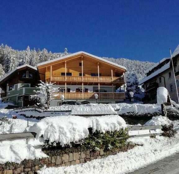 فندق Garni Halali