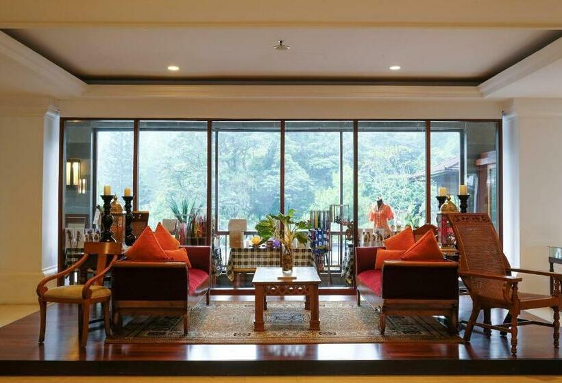 בית מלון כפרי The Grand Hill Resort