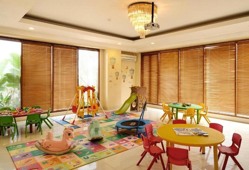 בית מלון כפרי The Grand Hill Resort