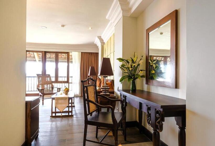 בית מלון כפרי The Grand Hill Resort