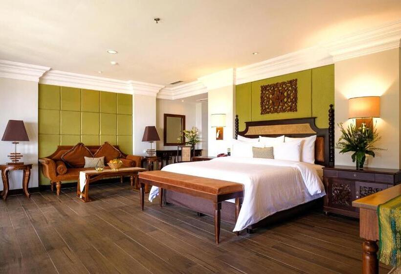 בית מלון כפרי The Grand Hill Resort