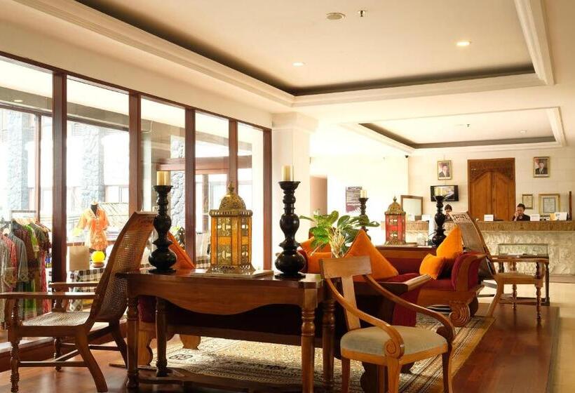 בית מלון כפרי The Grand Hill Resort