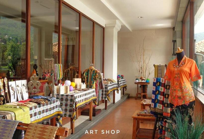 בית מלון כפרי The Grand Hill Resort