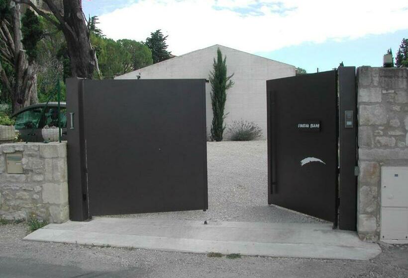 L  Oustau Blanc B&b