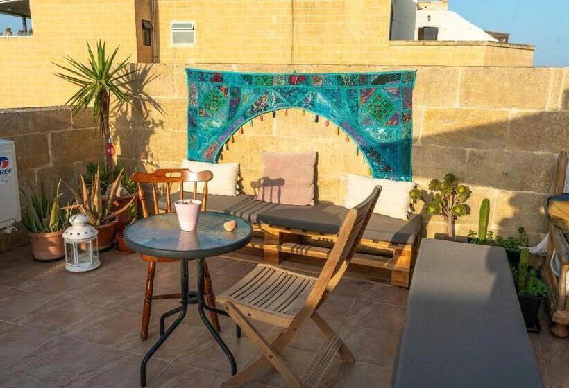 Laremi Gozo B&b
