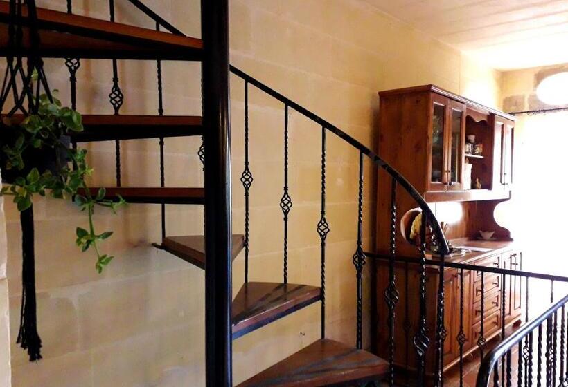 Laremi Gozo B&b