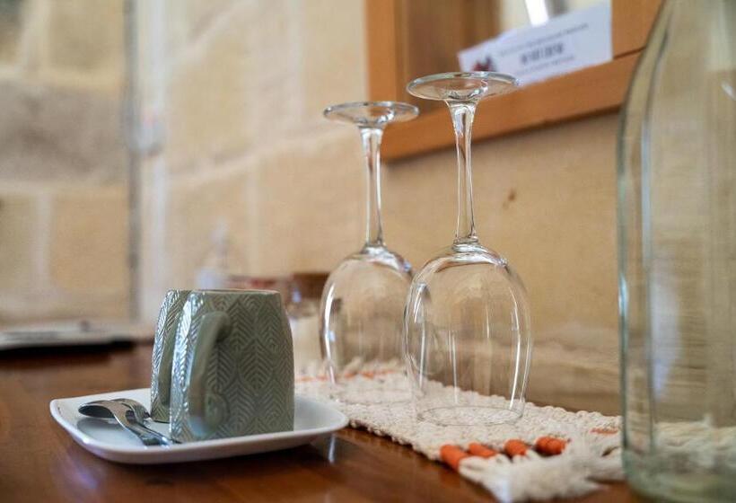 Laremi Gozo B&b