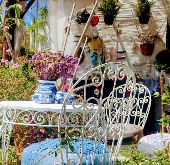 Пансион Beach House Babylon Guest House With Kitchenette And Garden