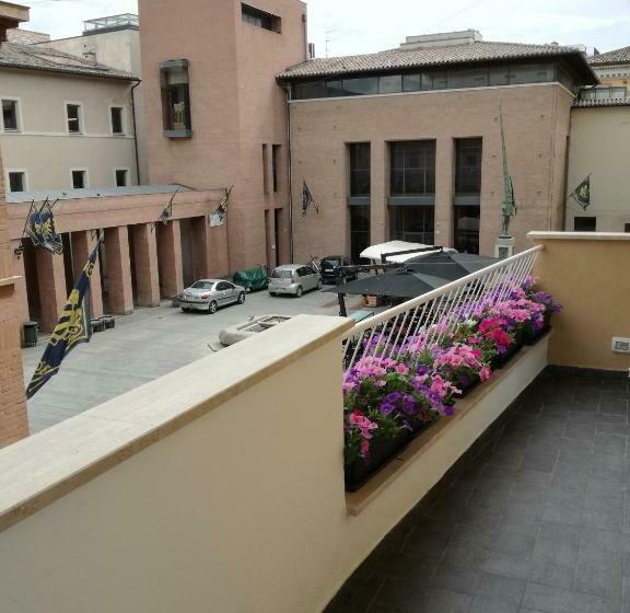 פנסיון Bloom Rooms