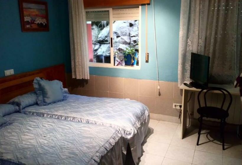 פנסיון Hostal El Venero