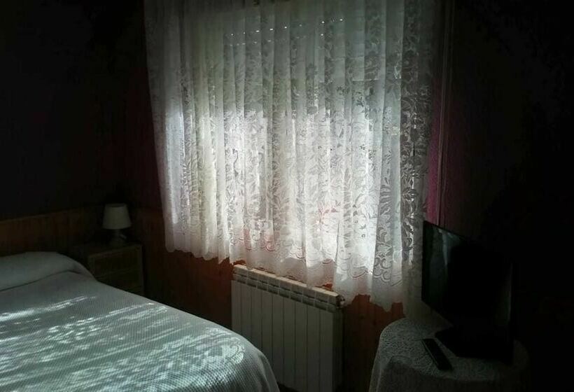 פנסיון Hostal El Venero