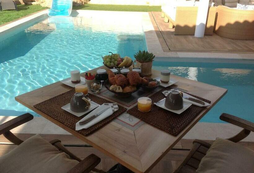 פנסיון La Villa Miel