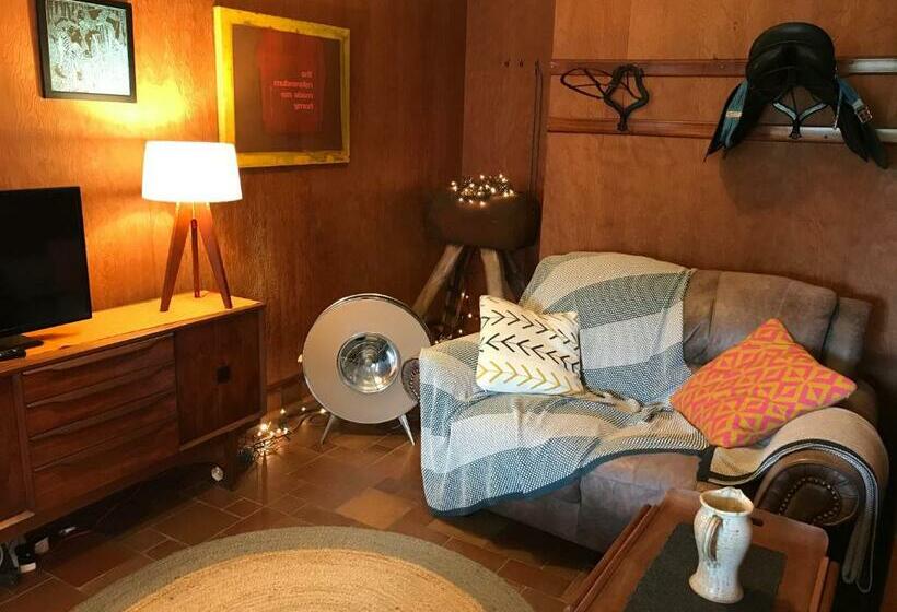 بنسيون Macaulay Farm Lodge