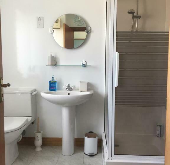 بنسيون Macaulay Farm Lodge