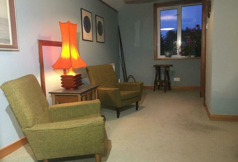 פנסיון Macaulay Farm Lodge