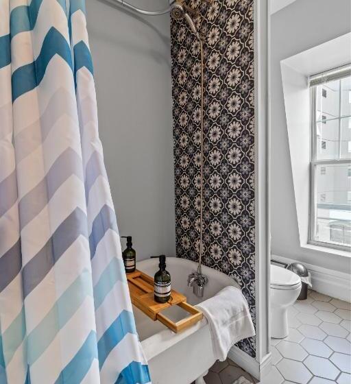 Пансион Mckay Manor On Duckworth