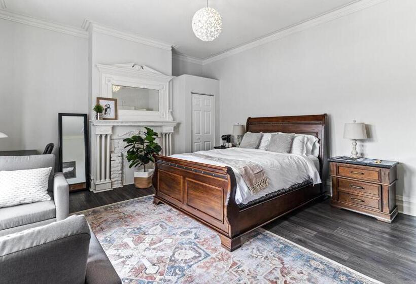 Пансион Mckay Manor On Duckworth